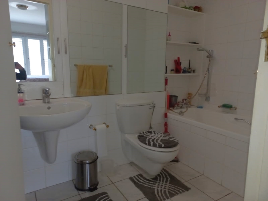 2 Bedroom Property for Sale in Harbour Island Western Cape